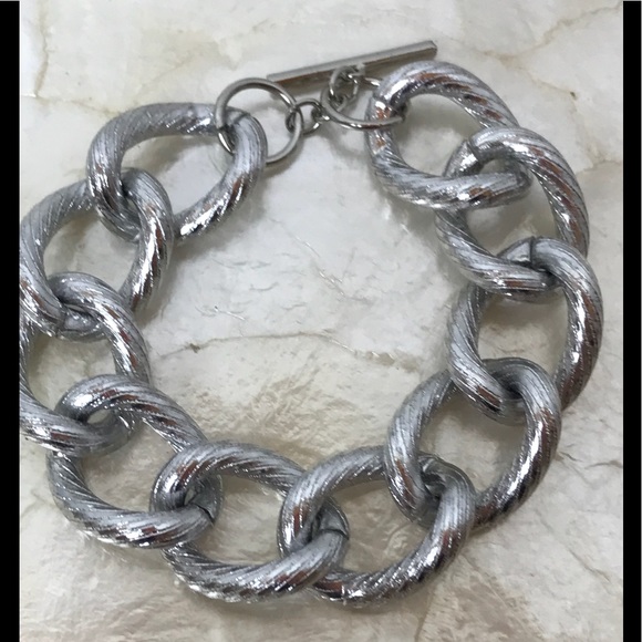 Jewelry - Silver Tone Toggle Clasp Link Bracelet